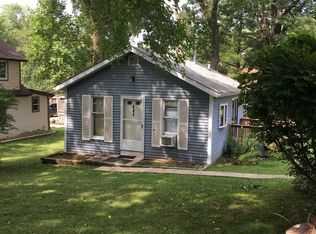 904 Paul St, McHenry, IL 60051