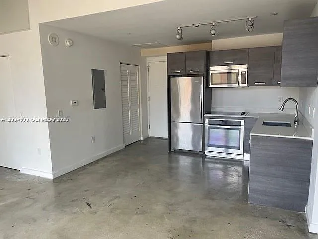 151 SE 1st St #1503 — Photo 5