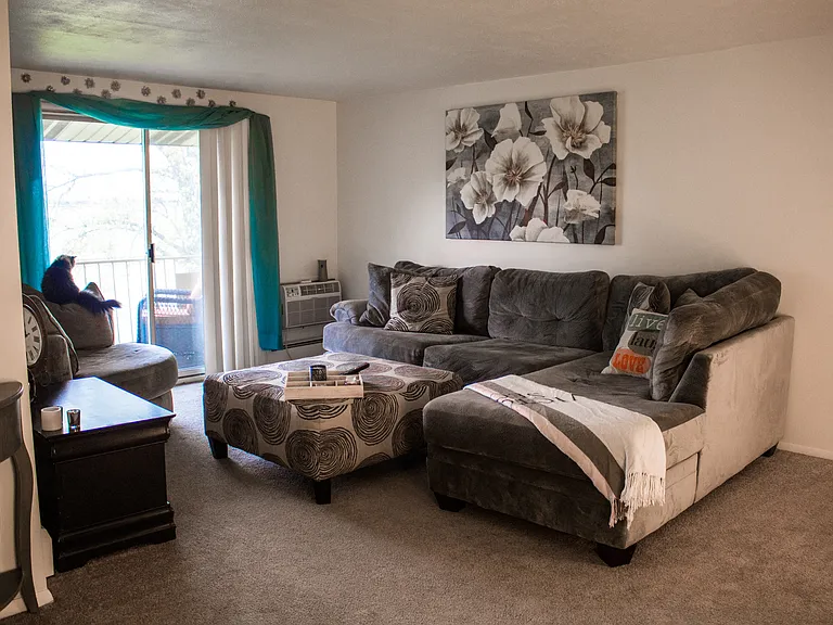 Kingston Place Apartments — Photo 2