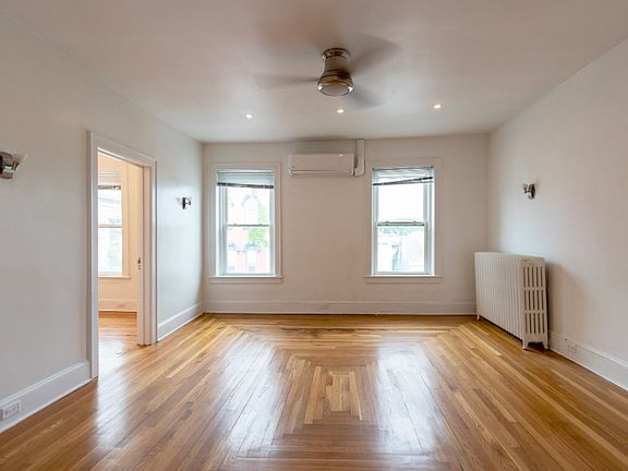 2nd image of 318 Warren St #3