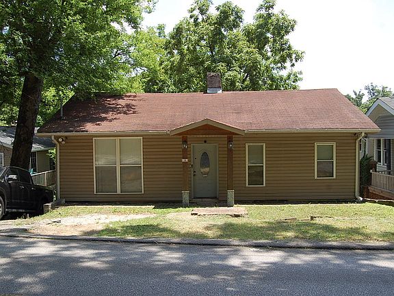 3rd image of 110 S Seminole Dr
