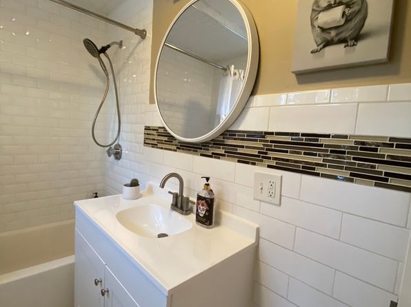 33 Crawford St, Cranston, RI 02910