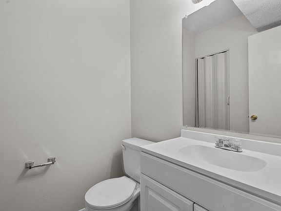 5th image of 300 E McPherson Dr APT 13