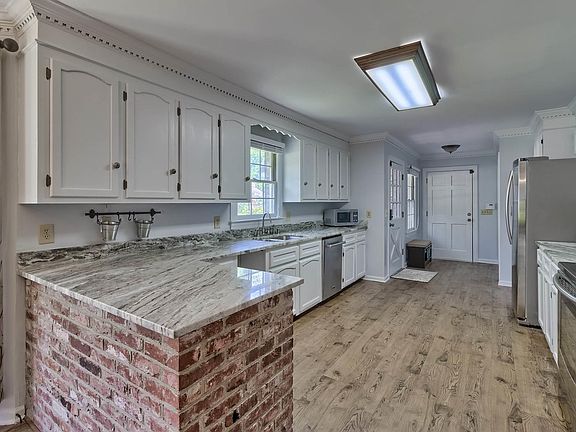 2nd image of 1014 Lofty Pine Dr