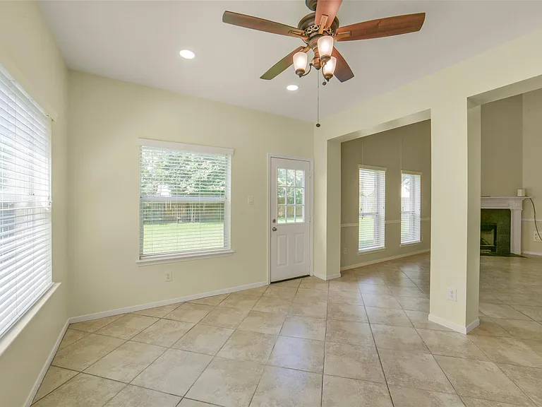 2414 Falcon Knoll Ln — Photo 21