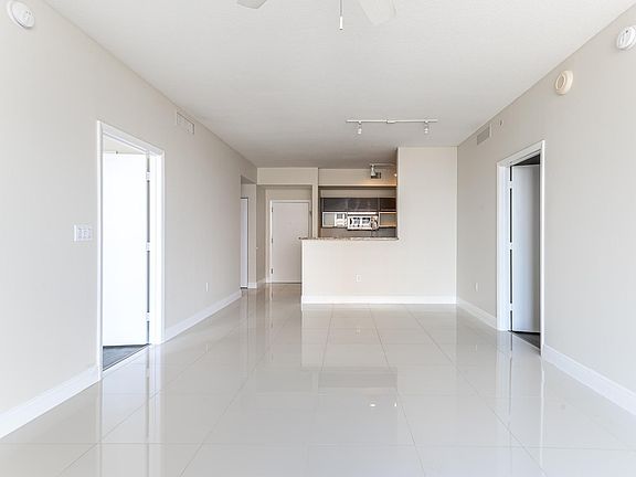 4th image of 550 Okeechobee Blvd APT 808