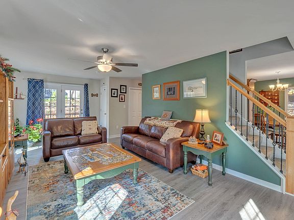 5th image of 328 Jefferson Dr