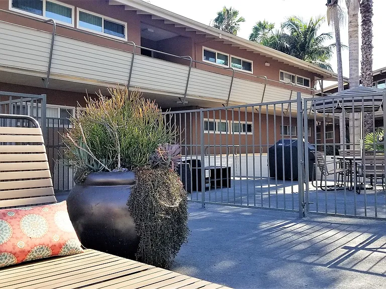 Terraces at South Pasadena Apartments — Photo 48