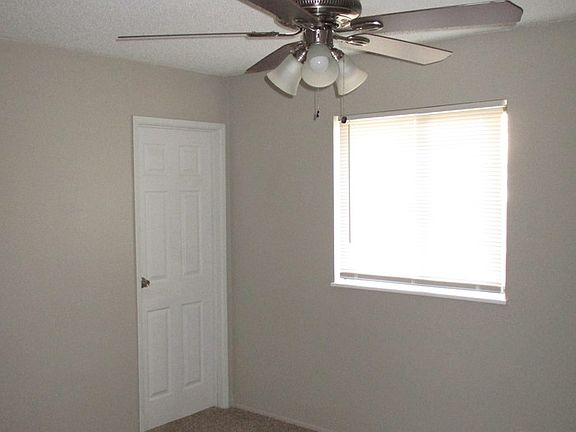 4th image of 2701 Freemantle Dr
