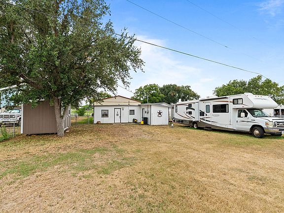 2nd image of 25027 Lakeshore Dr