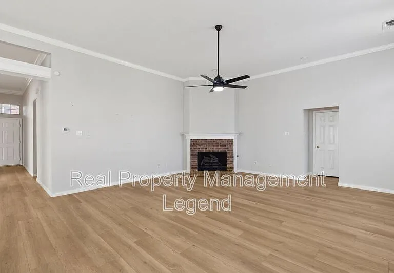 8012 Greenwood Dr — Photo 9