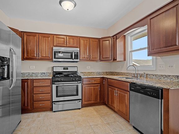 5th image of 6917 Great Falls Dr