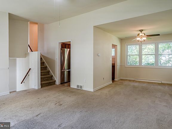 5th image of 72 S Avon Dr