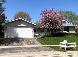 222 Timber Hill Rd, Buffalo Grove, IL 60089