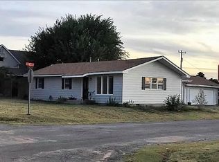 303 S Charles St, Shattuck, OK 73858