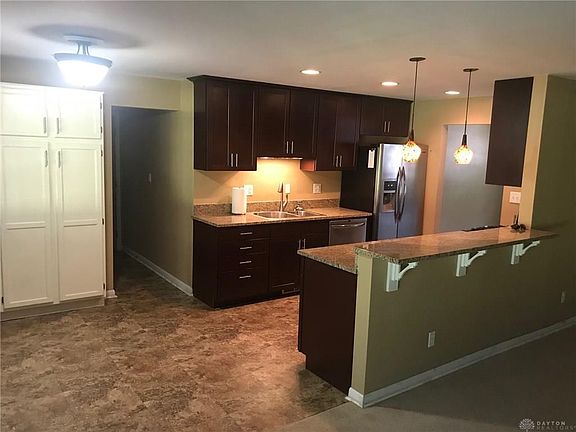 5th image of 2624 Meadow Ln