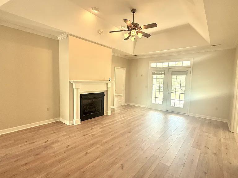 335 Pine Loop Cir — Photo 3
