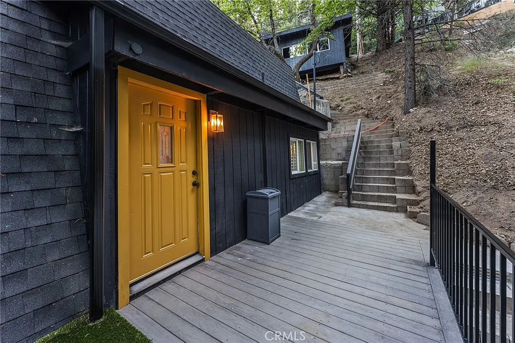 3 bed, 1300 sqft, $2,200 — Photo 2