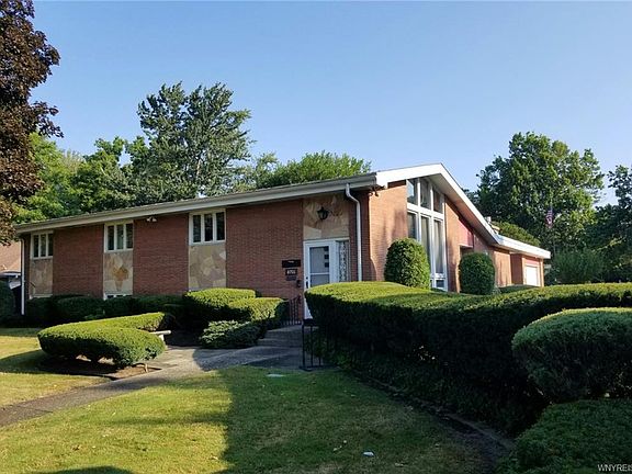 2nd image of 4 Smallwood Dr