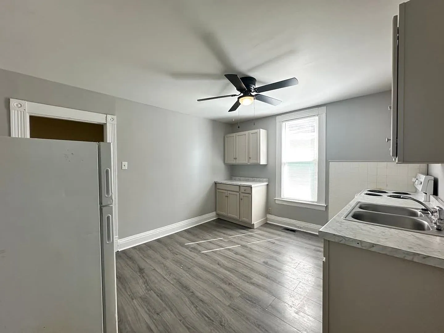 2-Bed/1-Bath | Lexington Home for Rent | 252 E Loudon Ave — Photo 2