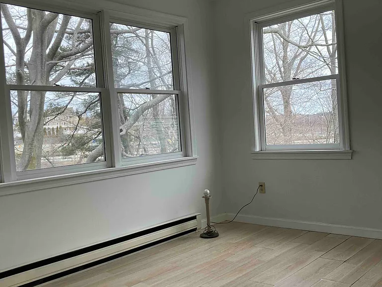 320 Leslie Dr — Photo 25
