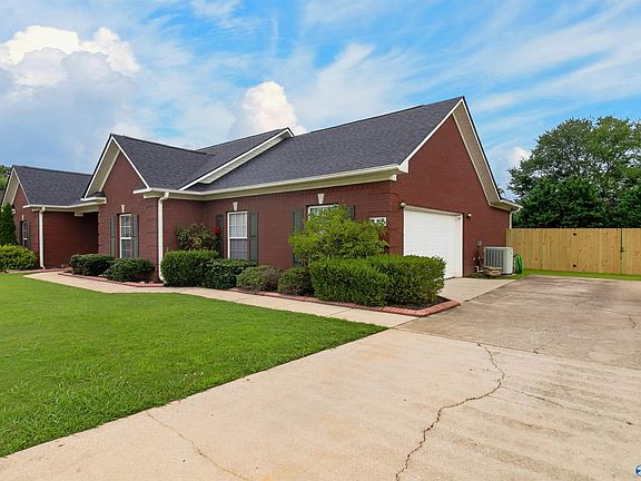 3rd image of 112 Fawn Forest Dr