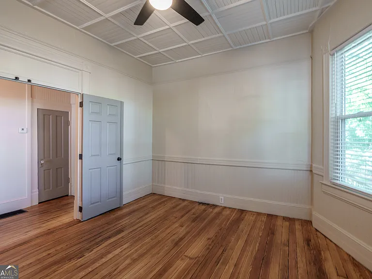243 Boulevard #B — Photo 12