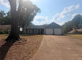 920 River Rock Dr, Woodstock, GA 30188