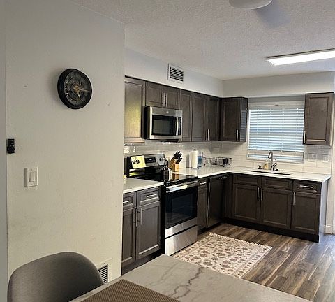 3rd image of 1055 S Kentucky Ave #1-2-4