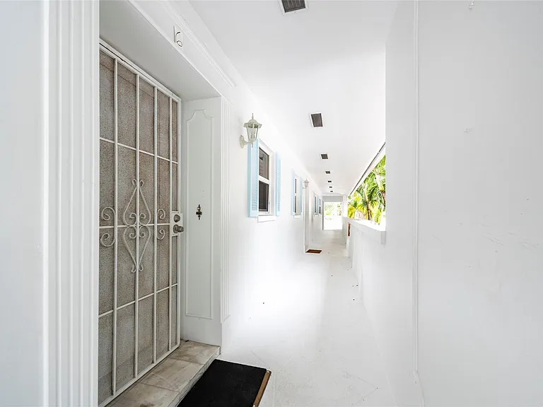 3333 NE 36th St #6 — Photo 26