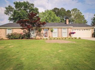 704 Apache St NW, Hartselle, AL 35640