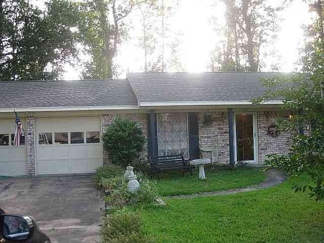 1st image of 110 Elm Dr