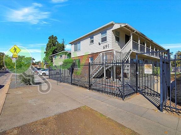 3rd image of 691 El Camino Ave APT 6