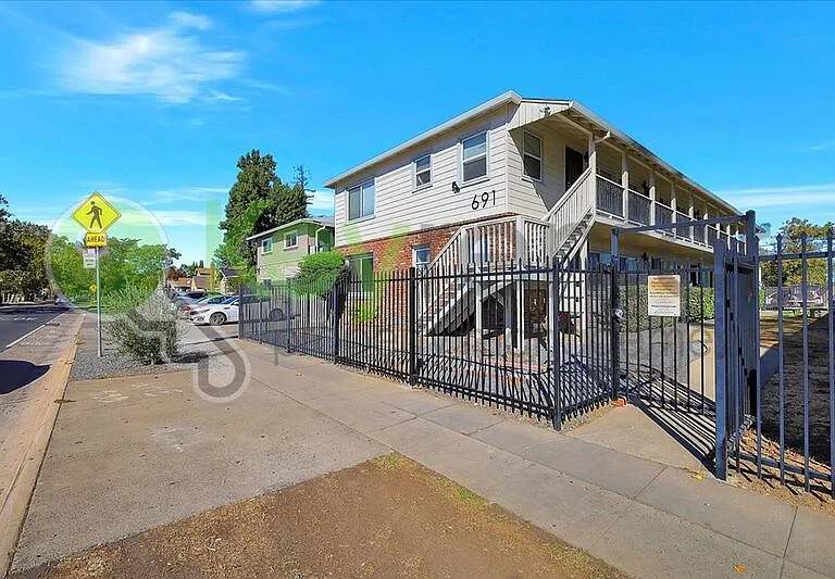 691 El Camino Ave #6 — Photo 3