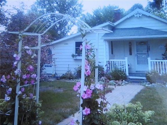 3rd image of 3949 Lawrenceville Dr