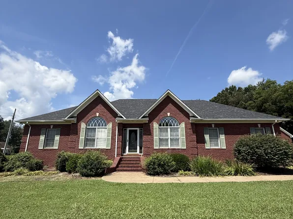 1303 5th Ave, Lawrenceburg, TN 38464