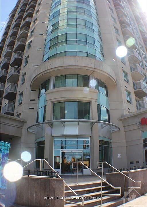 1st image of 234 Rideau St #1011