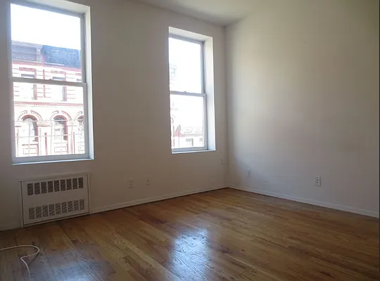 Rented by Waverly Realty Associates | media 6