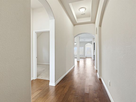 5th image of 5809 Petunia Ln