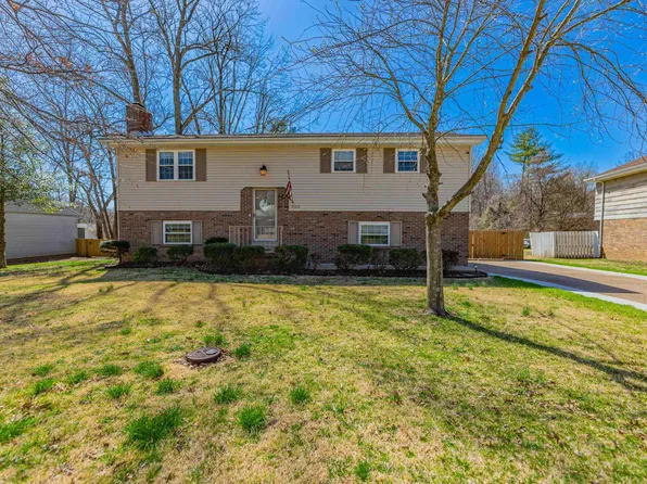 7608 Greenbriar Dr, Evansville, IN 47710