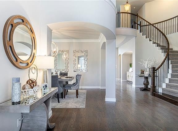 5th image of 112 Autumn Sage Dr