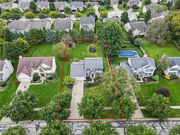 3rd image of 901 Admore Dr