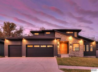 20702 Hartman Ave, Omaha, NE 68022