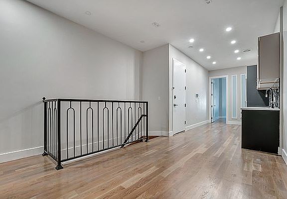 5th image of 498 Putnam Ave #1B