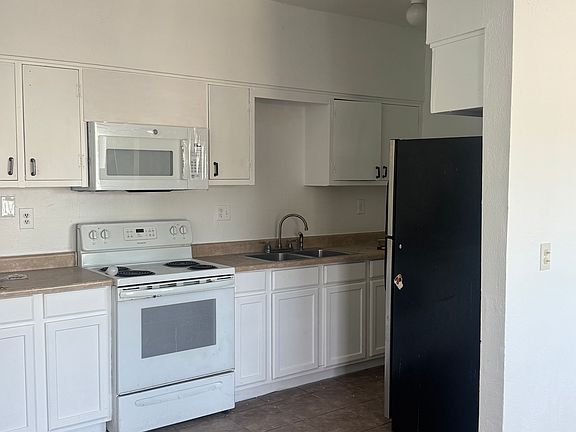 5th image of 197 W Saragosa St APT 3