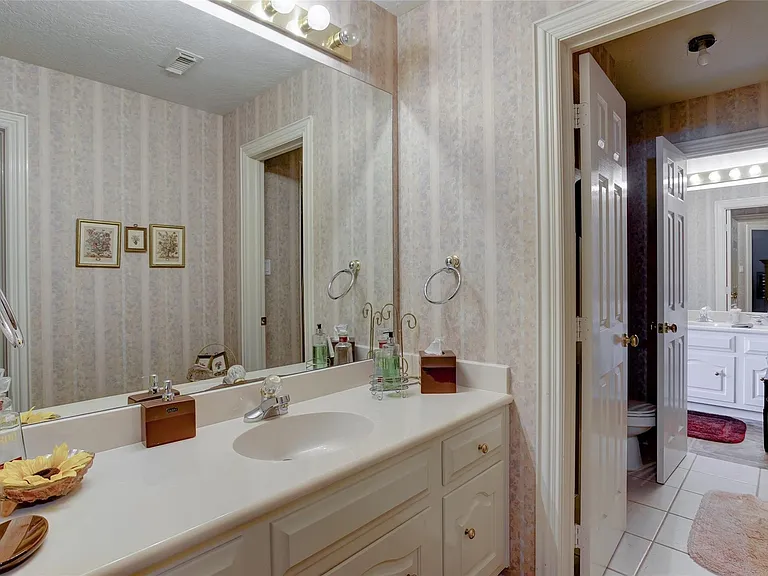 13703 Lakeshore Way Cv — Photo 40