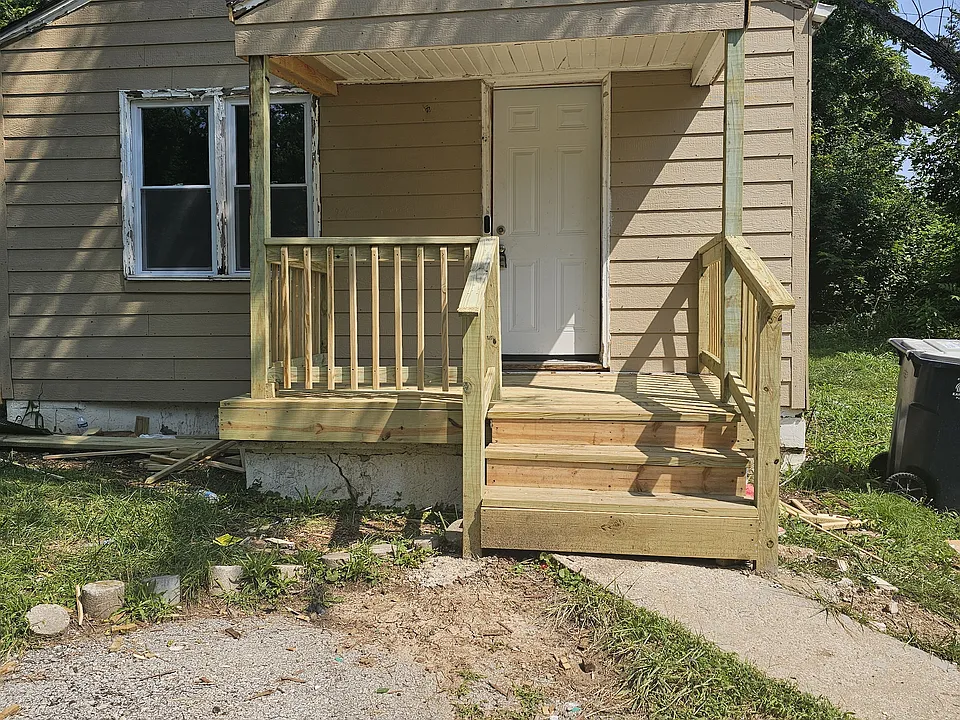 2010 E 82nd Ter