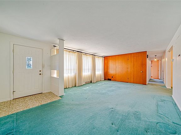 5th image of 1312 Corkwood Dr