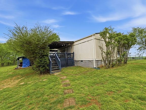 3rd image of 432 Crafton Rd