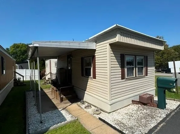 6 Hyland Dr #6, Akron, OH 44312